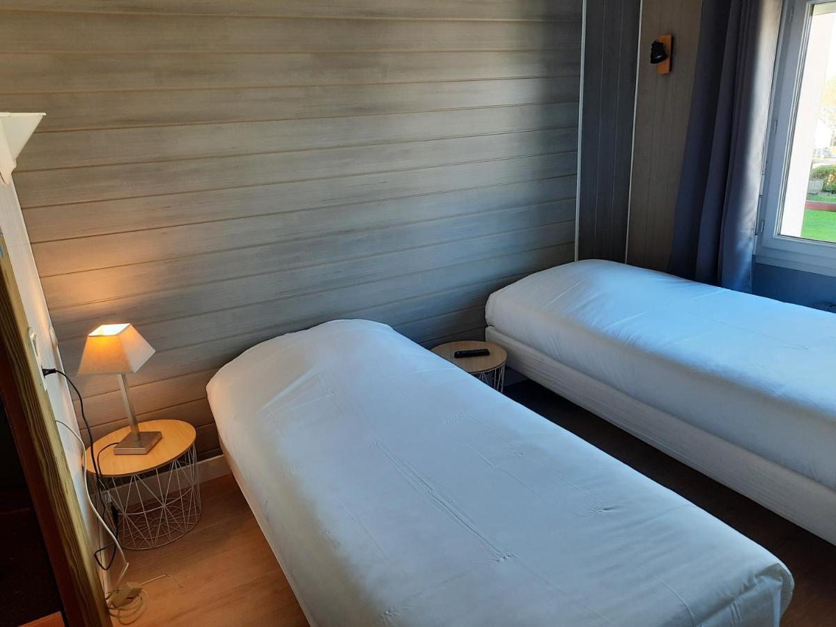 Hotel Des Iles Theix ภายนอก รูปภาพ